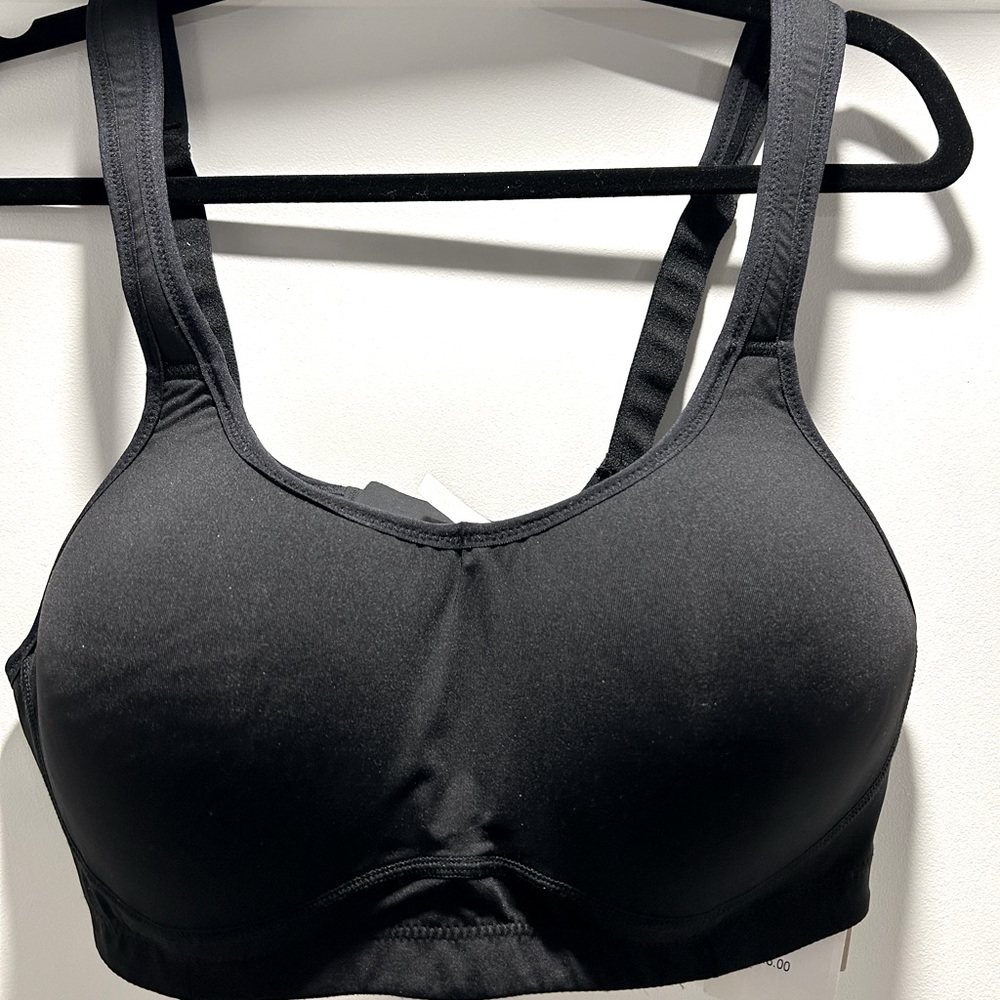 Lucy - Sportsbra 38 D.
